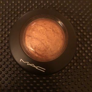 MAC Skinfinish in Gold Deposit